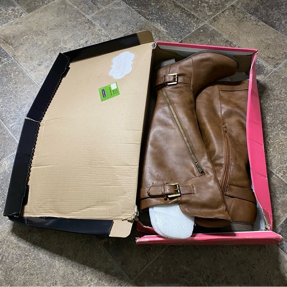 Brown High Knee Boots Charlotte Russe - Picture 3 of 15